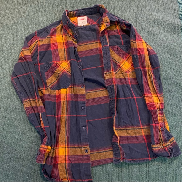LUCRATIVE Flannel Bundle - SIX flannels for price of ONE (Levi’s, Arizona, etc) - Picture 2 of 12